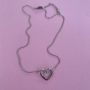 Heart pendant necklace